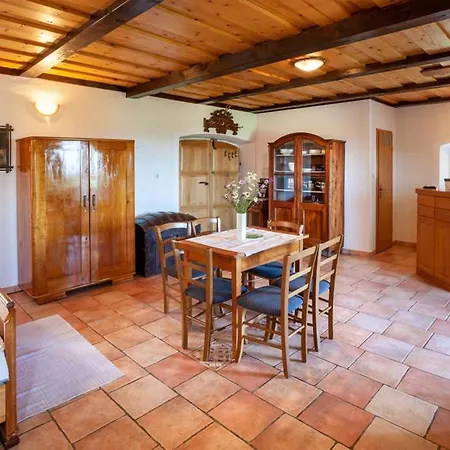 Zidanica Lackner * Črnomelj