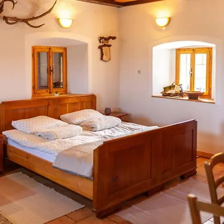 Zidanica Lackner Črnomelj