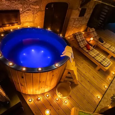 Zidanica Lackner * Črnomelj