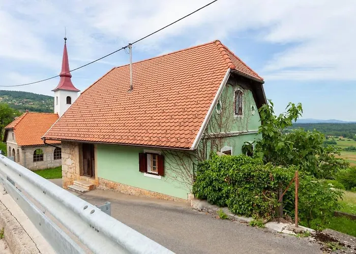 Zidanica Lackner * Crnomelj