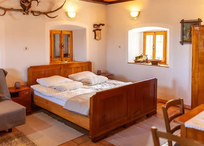 Zidanica Lackner Crnomelj